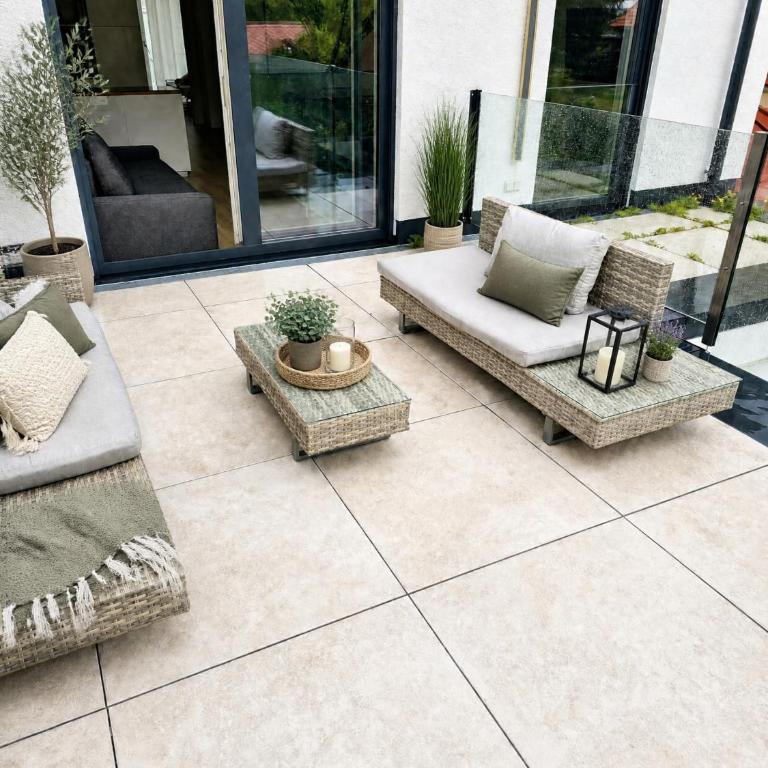 Beautiful new L apartment -15 min to Octoberfest - Apartamento con vistas a la piscina - 27