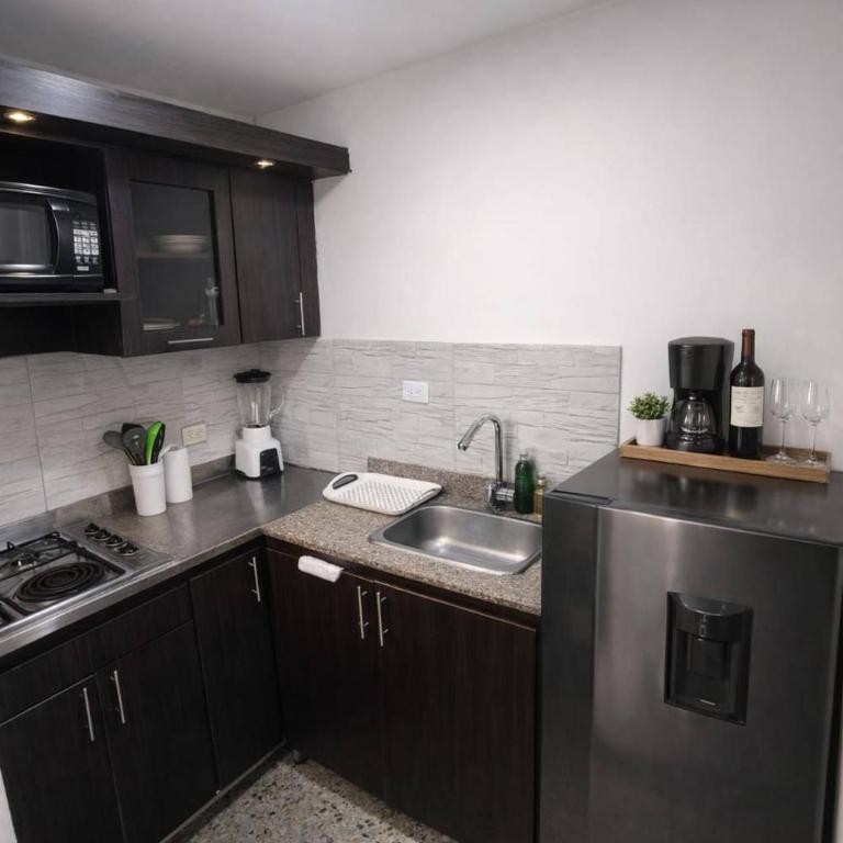 Serene Apt TV Kitchen Laundry Medellin - Apartment - 7