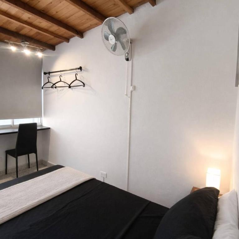 Serene Apt TV Kitchen Laundry Medellin - Apartment - 11