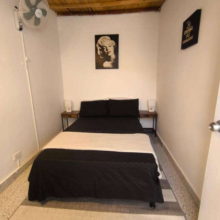 Serene Apt TV Kitchen Laundry Medellin - Apartment - 15