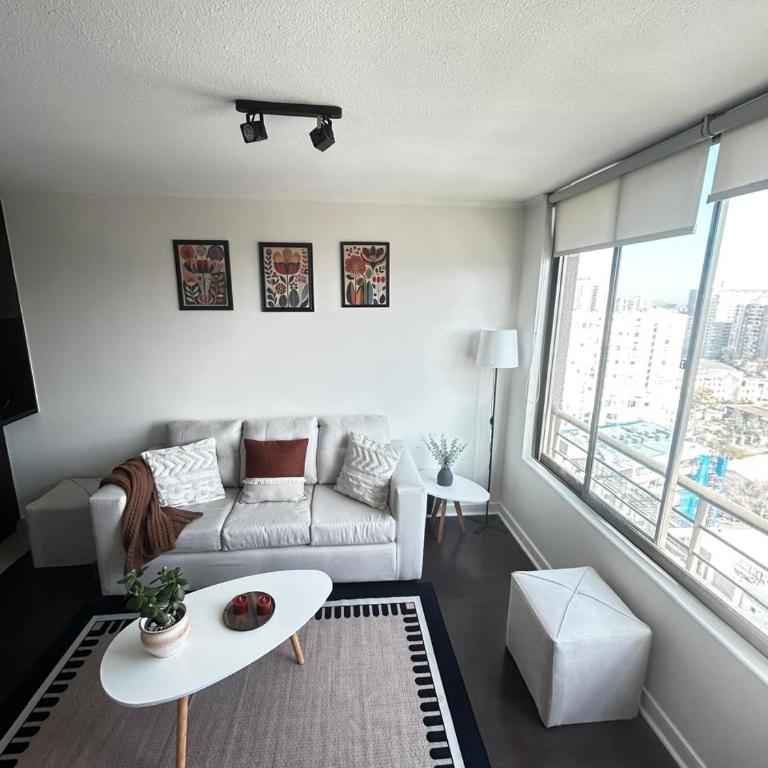 Metro UC and Lastarria Ideal location - Apartamento de 1 dormitorio - 14