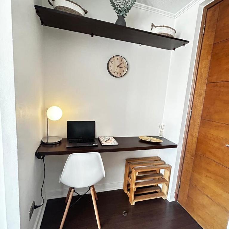 Metro UC and Lastarria Ideal location - Apartamento de 1 dormitorio - 16