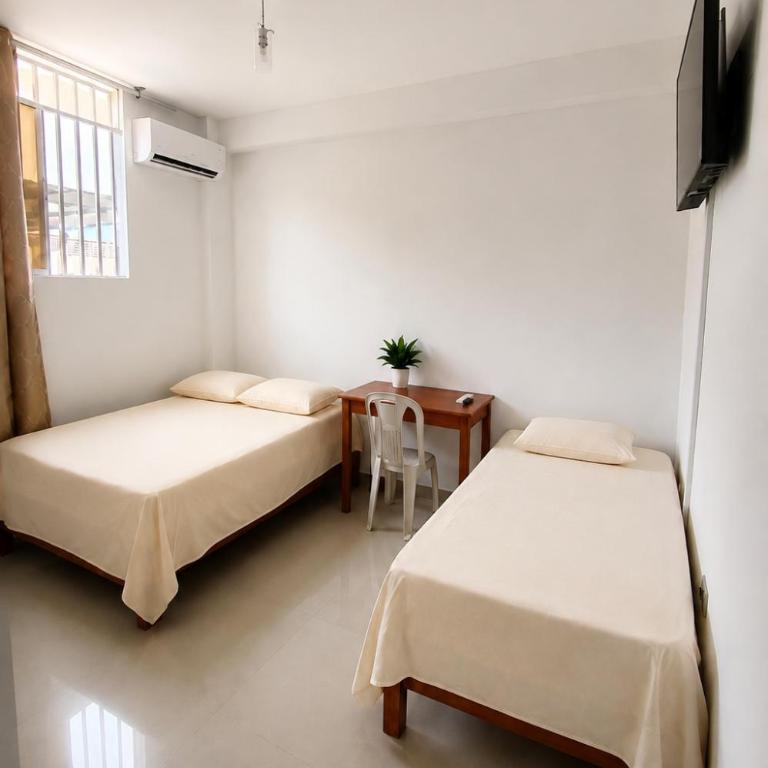 Hospedaje Los Cocos Talara! aire acondicionado maximo confort - Twin Room with Bathroom - 1