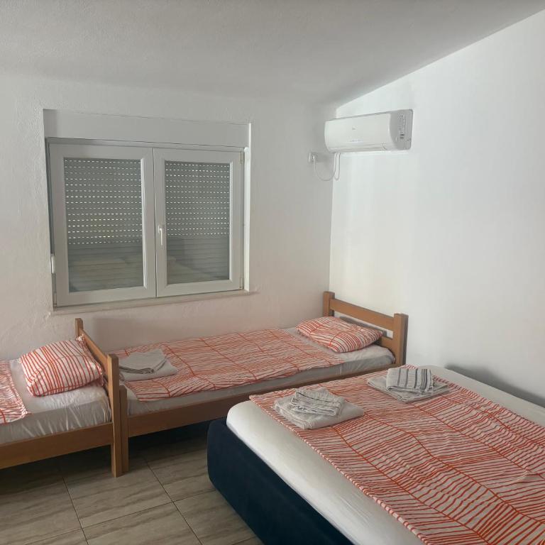 Apartmani Adriatic Nest - Three-Bedroom Apartment - 1