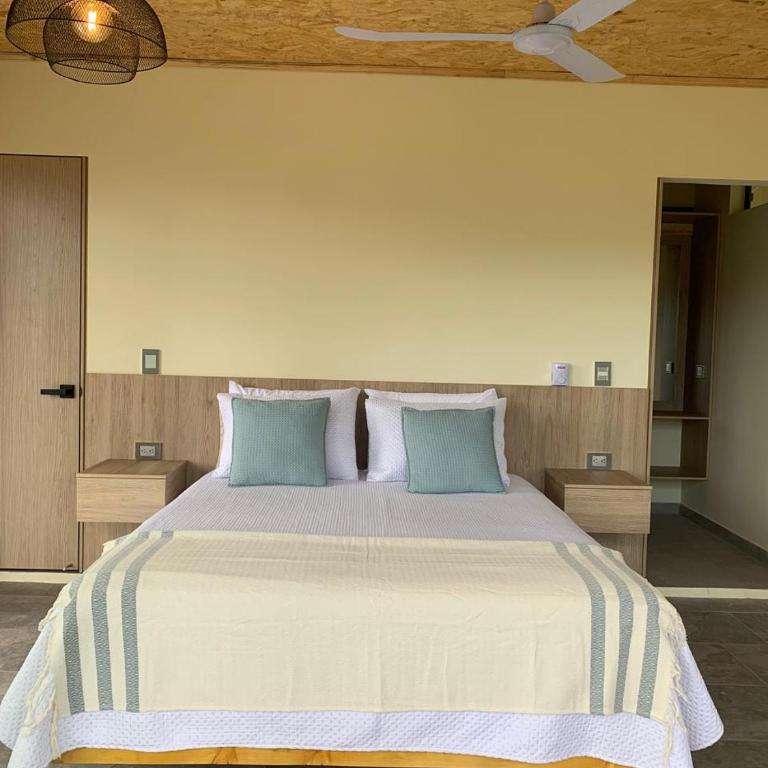 La Loma - One-Bedroom Chalet - 2