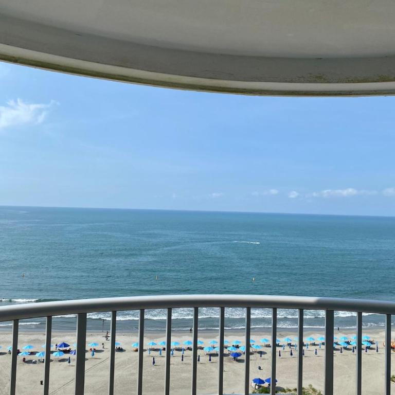 Exclusivo Cartagena Suites - Apartamento de 2 dormitorios con balcón y vistas al mar - 10