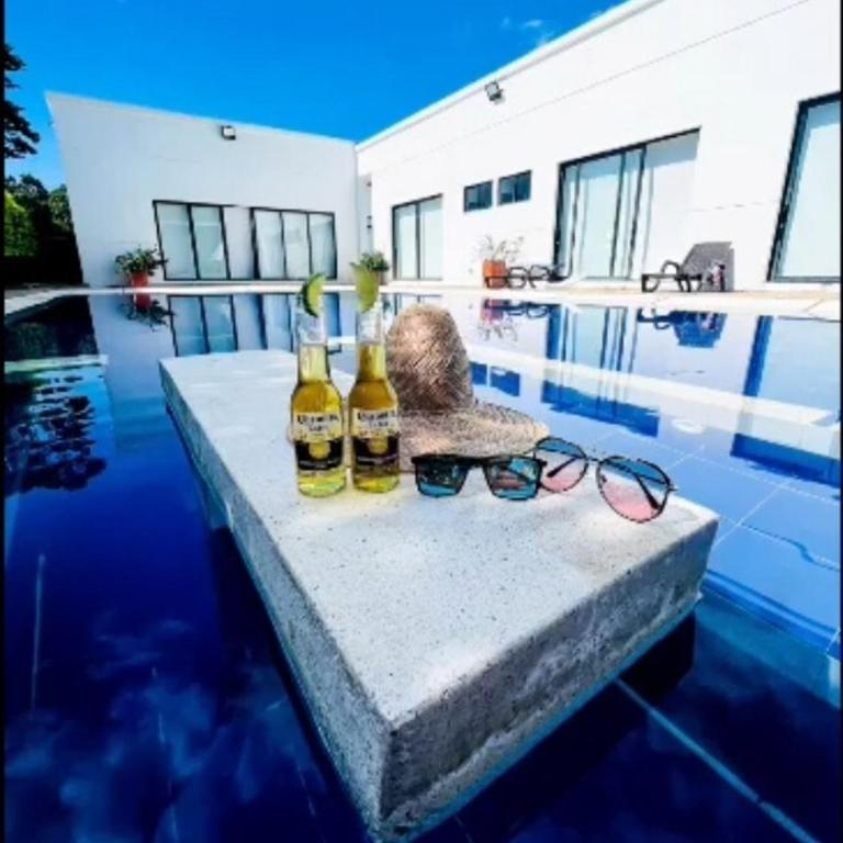 Espectacular Casa con Piscina - Casa de 3 dormitorios - 1