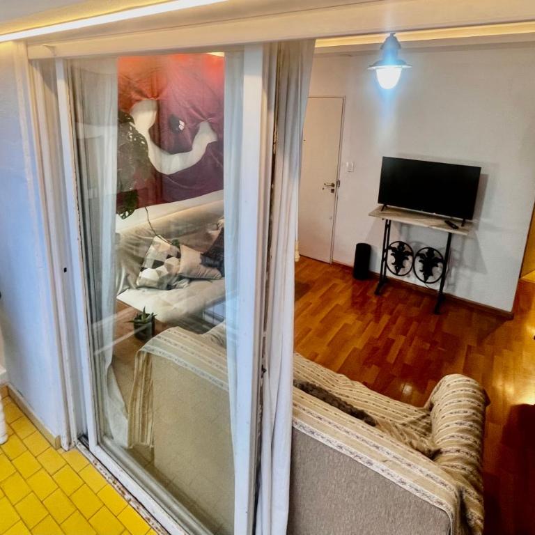 Abasto, 2 ambientes, departamento completo y práctico - One-Bedroom Apartment - 23