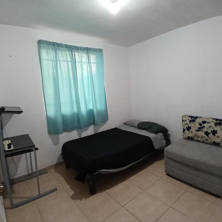 Entire 2-Bedroom House Minutes from the MTY Airport - Casa de 2 dormitorios - 1