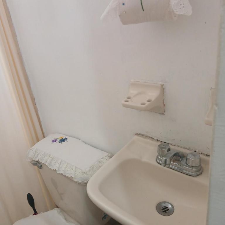 Entire 2-Bedroom House Minutes from the MTY Airport - Casa de 2 dormitorios - 10