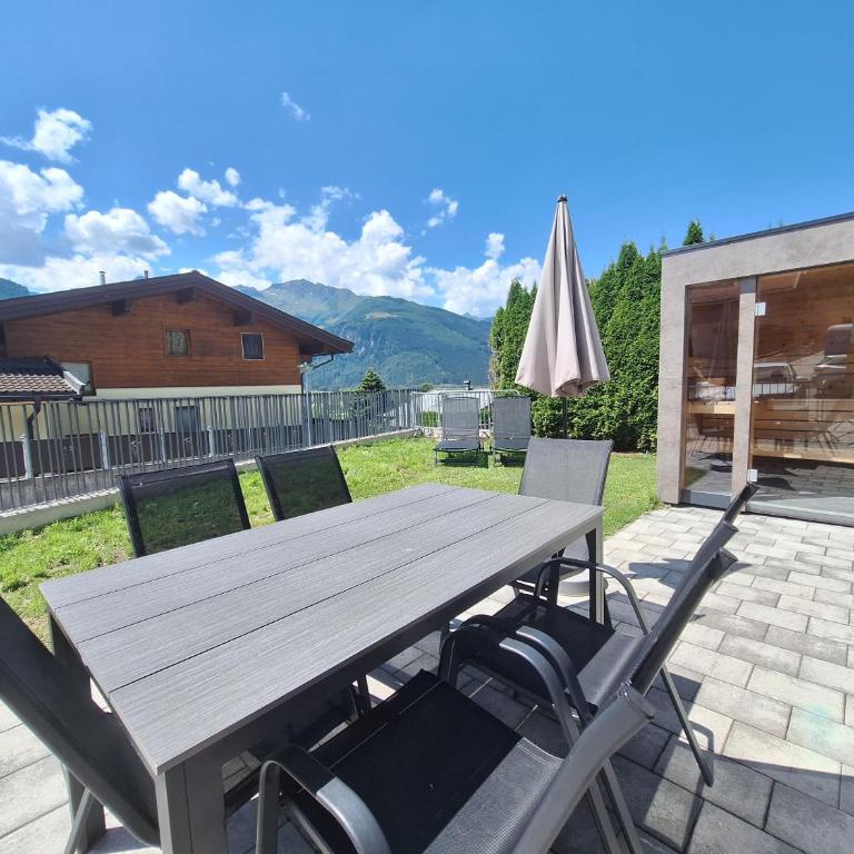 Mimis Bergnest Steinbock Lodges - Deluxe Apartment mit 2 Schlafzimmern und Gartenblick - 2
