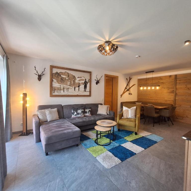 Mimis Bergnest Steinbock Lodges - Deluxe Apartment mit 2 Schlafzimmern und Gartenblick - 7