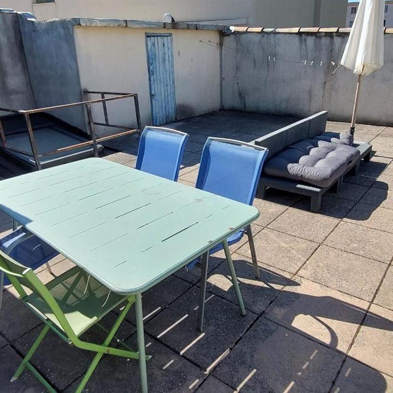 T3 avec toit terrasse rénové prox CV avec parking - Appartement 2 Chambres - 14
