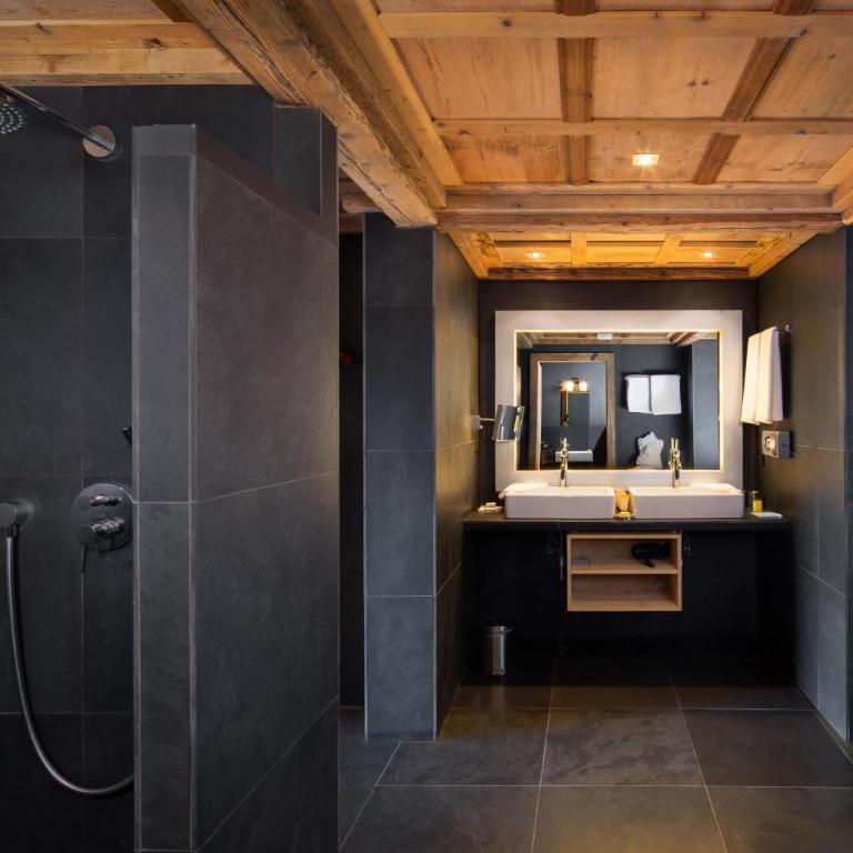 Hostellerie du Pas de l'Ours "Relais et Châteaux" - Suite Deluxe avec Lit King-Size - 4