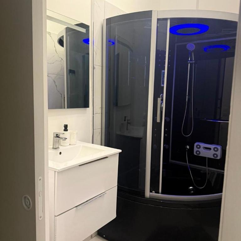 Eiffel Tower Jacuzzi Suite - Apartment mit 1 Schlafzimmer - 3
