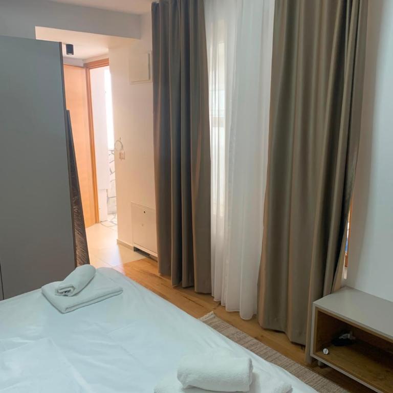 Modern City hall apartments - Deluxe Double Room - 1