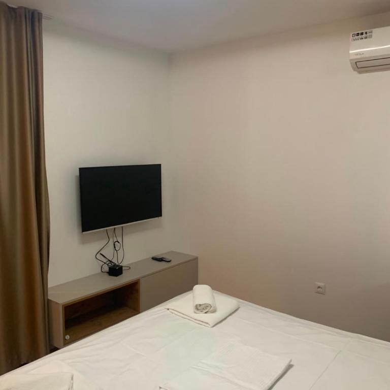 Modern City hall apartments - Deluxe Double Room - 5