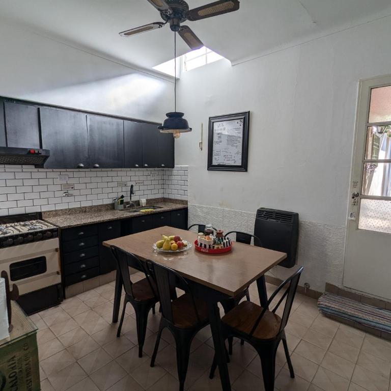 Kiwi's House - Casa de abuela remodelada - Two-Bedroom House - 13