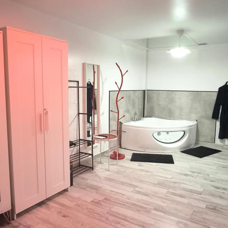 Habitación roja con jacuzzi el charco by flamingo house - Apartment mit 2 Schlafzimmern - 11