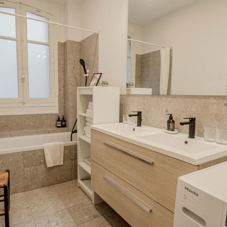Apartment 2 bedroom with lift Paris 8 Saint-Lazare - Appartement 2 Chambres - 7