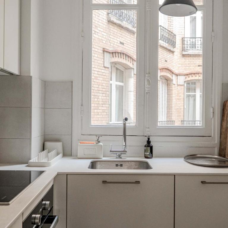 Apartment 2 bedroom with lift Paris 8 Saint-Lazare - Appartement 2 Chambres - 13