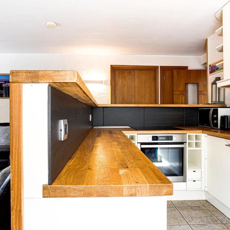 Barrats apt 3 - Mountain View & Great Location - Appartement 3 Chambres - 11