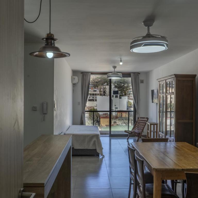 Depto céntrico con balcón, Pileta - One-Bedroom Apartment - 1