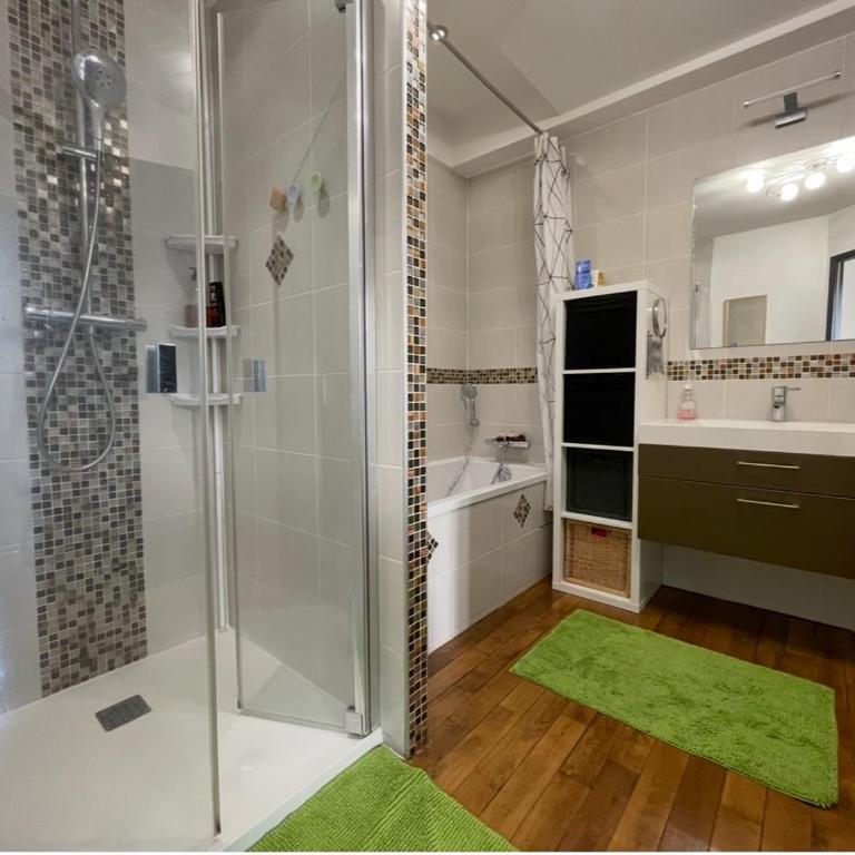 Maison Tours Centre avec Spa de nage - Maison 4 Chambres - 3