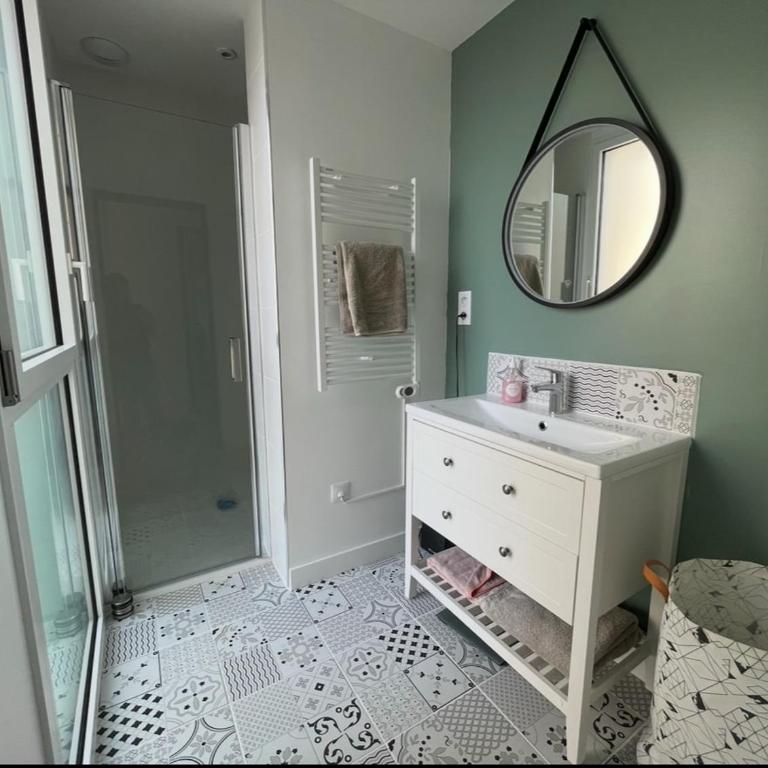 Maison Tours Centre avec Spa de nage - Maison 4 Chambres - 10