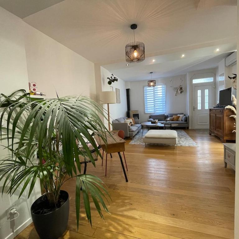 Maison Tours Centre avec Spa de nage - Maison 4 Chambres - 15