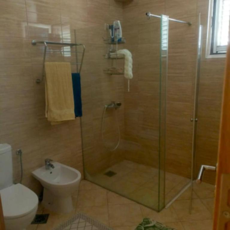 Guest House Sunny Villa - Doppelzimmer mit Balkon - 7