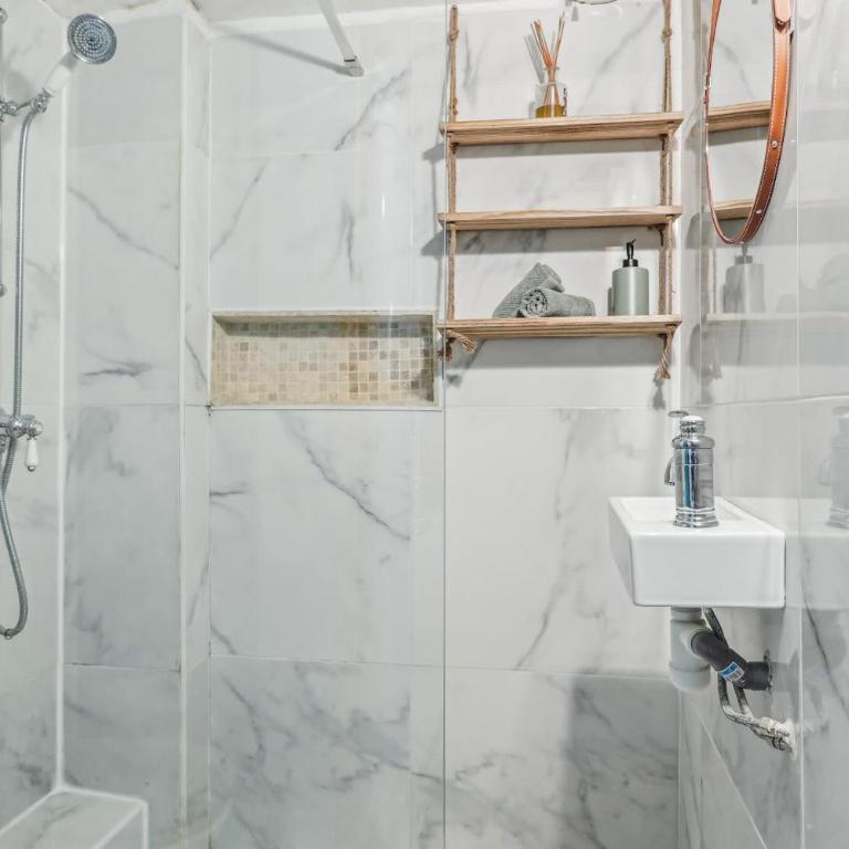 BnBNova - Chic 1BR Steps from the Louvre & Palais Royal & Opéra - Appartement - 18