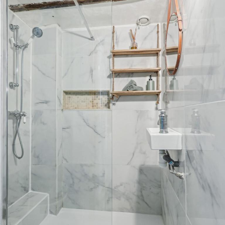 BnBNova - Chic 1BR Steps from the Louvre & Palais Royal & Opéra - Appartement - 19