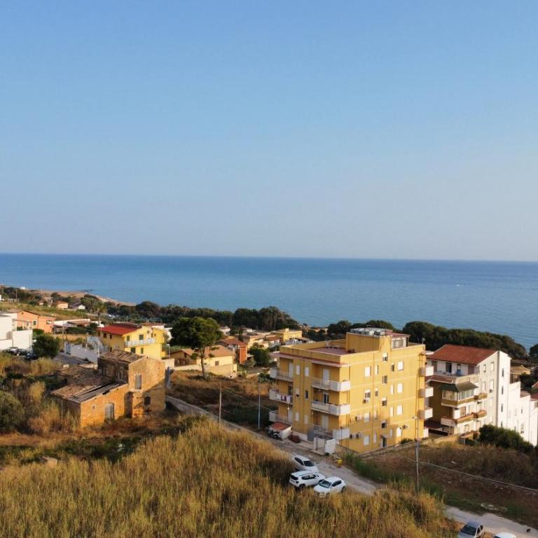 Area 51 - Two-Bedroom Apartment - Oceanfront - 17