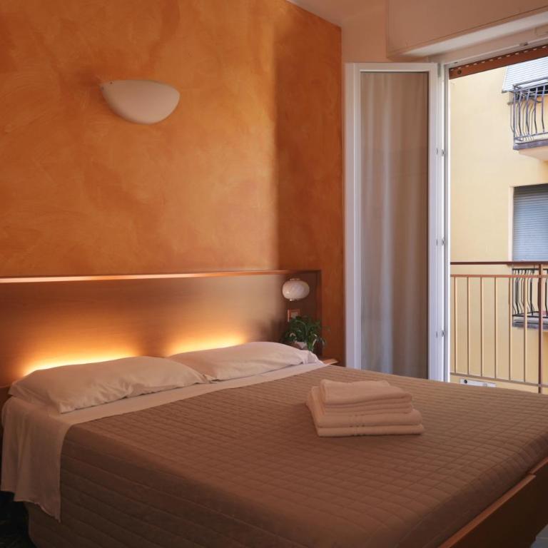 Hotel Corallo - Camera Matrimoniale/Doppia con Letti Singoli - 10