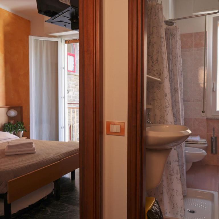 Hotel Corallo - Camera Matrimoniale/Doppia con Letti Singoli - 12