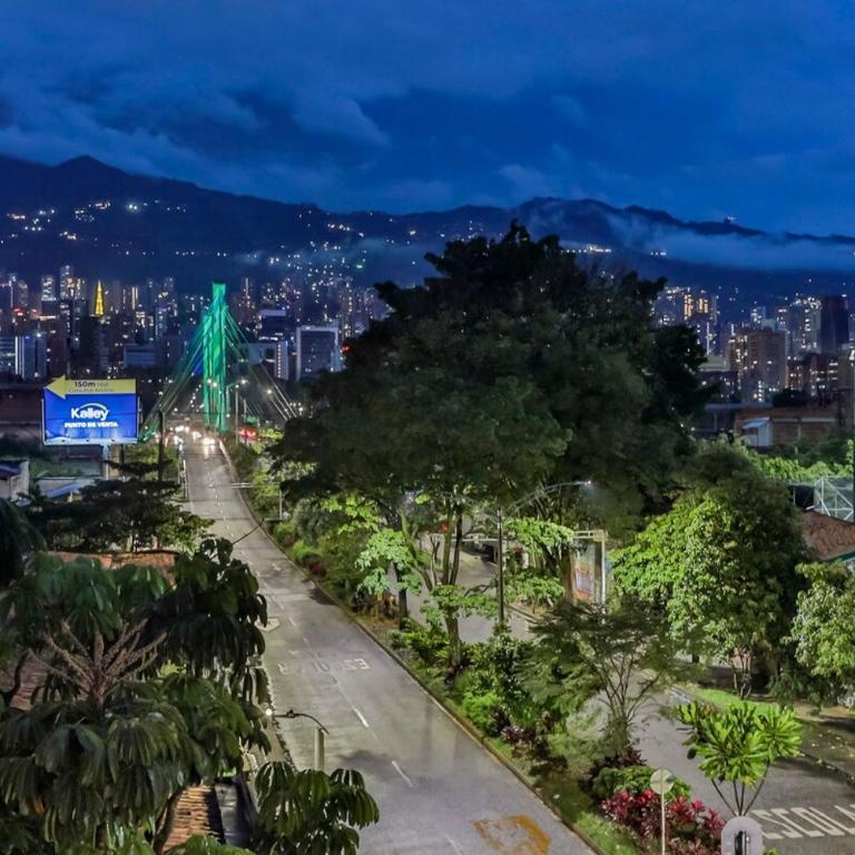 Apartamento 2BR a 5 min de El Poblado - Two-Bedroom Apartment - 23