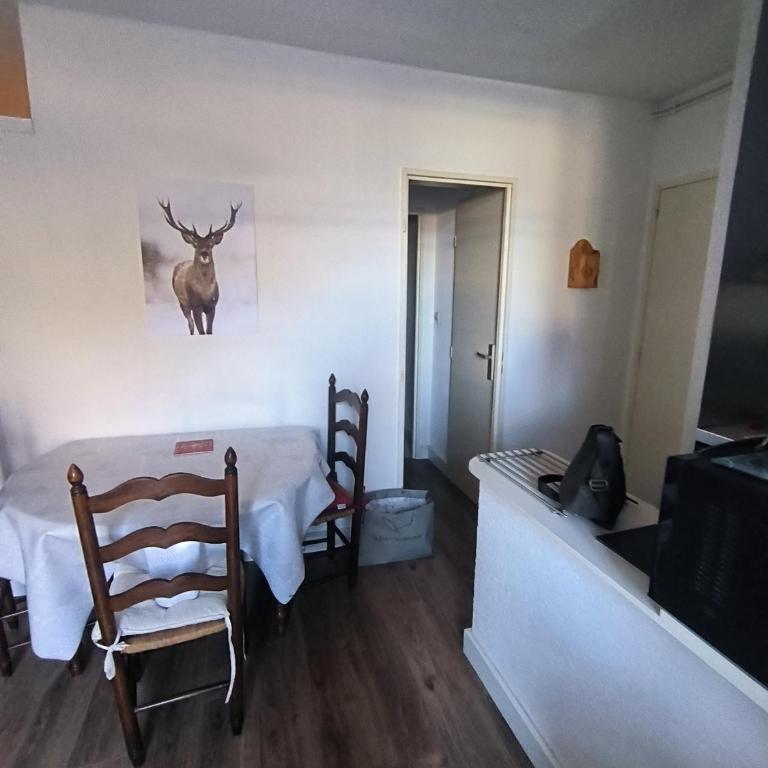 Charme de l'ancien - Two-Bedroom Apartment - 3