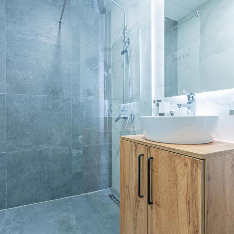 Boutique Hotel Una - Dvokrevetna Soba sa Bračnim Krevetom - 8