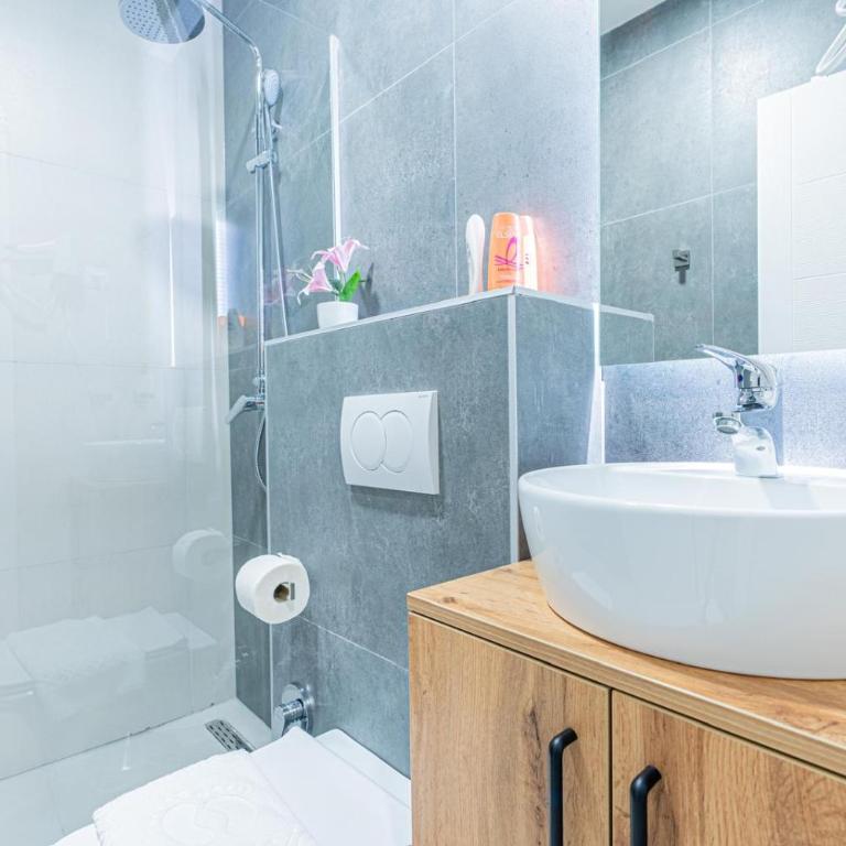 Boutique Hotel Una - Dvokrevetna Soba sa Bračnim Krevetom - 10