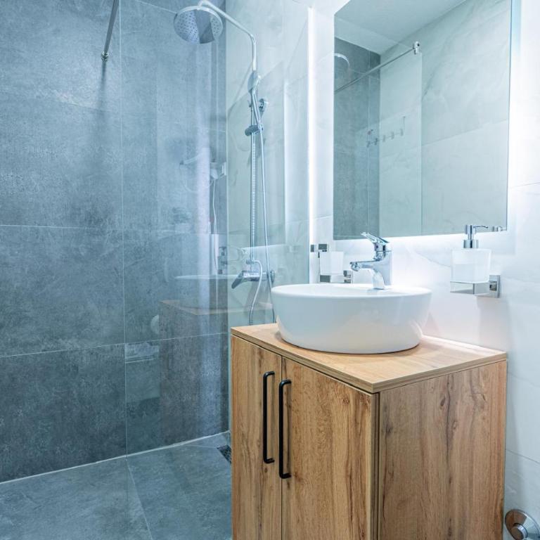 Boutique Hotel Una - Dvokrevetna Soba sa Bračnim Krevetom - 17