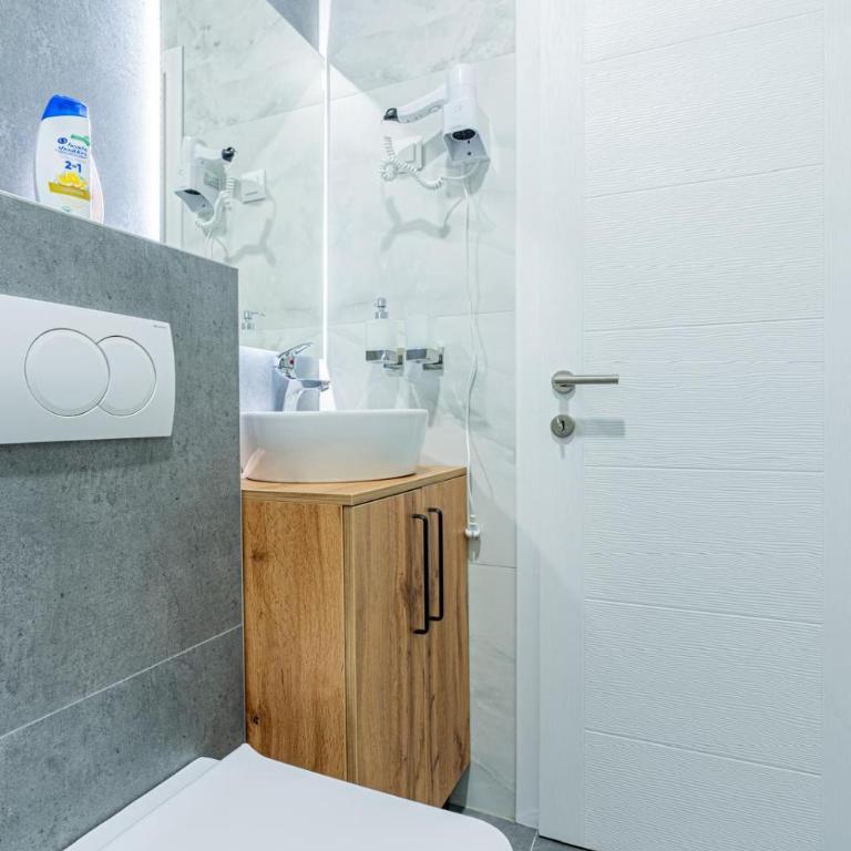 Boutique Hotel Una - Dvokrevetna Soba sa Bračnim Krevetom - 22
