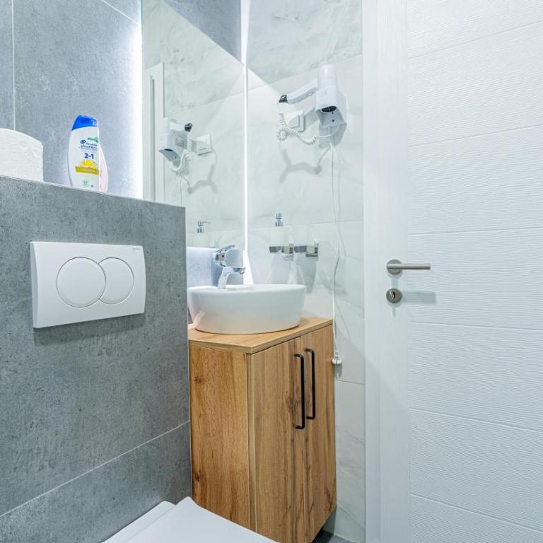 Boutique Hotel Una - Dvokrevetna Soba sa Bračnim Krevetom - 26