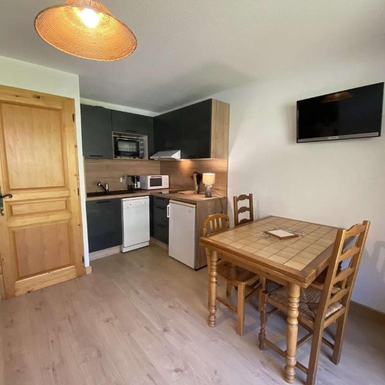 Appartement cosy - 4 pers. au pied des pistes - FR-1-886-32 - Appartement - 3