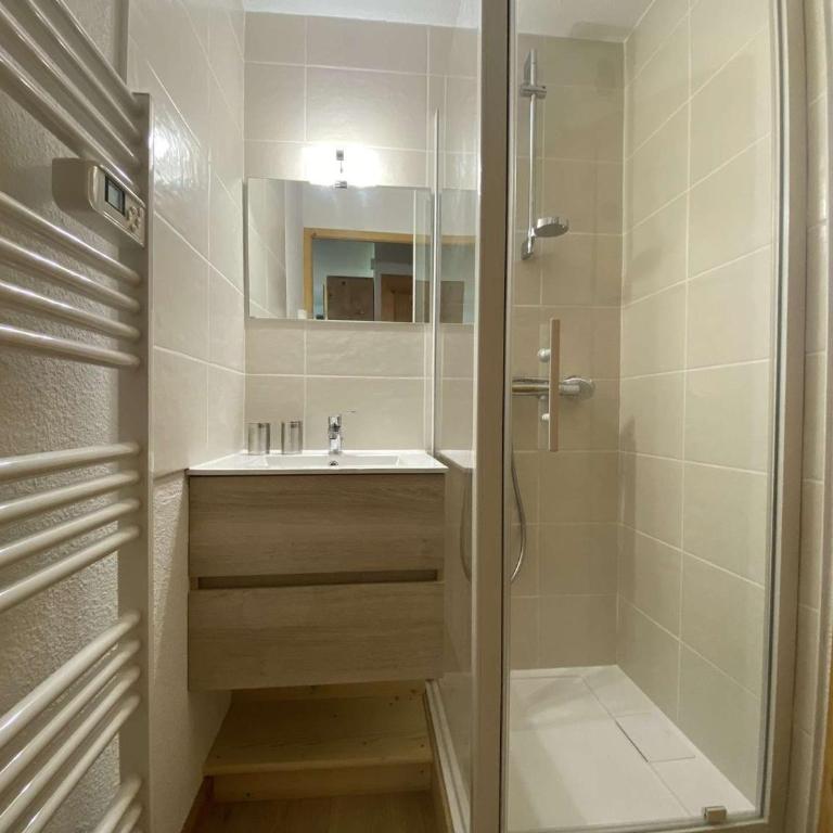 Appartement cosy - 4 pers. au pied des pistes - FR-1-886-32 - Appartement - 6