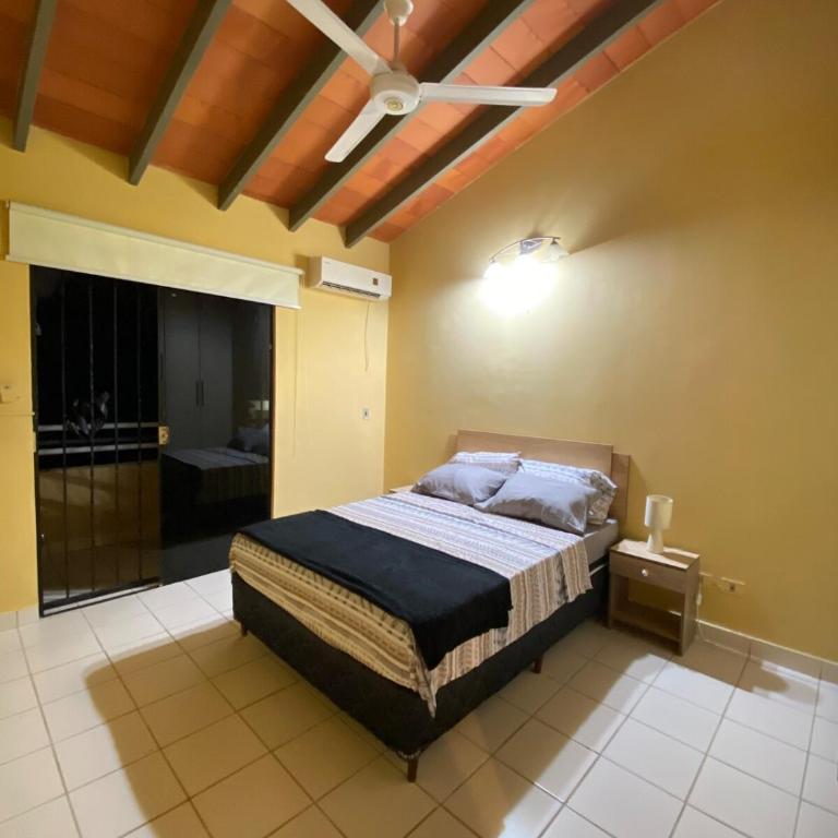 Dúplex Moderno Cerca del Centro Parking Privado - Apartamento de 2 dormitorios - 2
