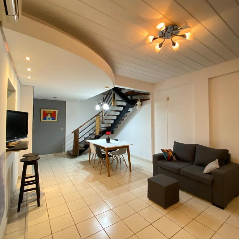 Dúplex Moderno Cerca del Centro Parking Privado - Apartamento de 2 dormitorios - 3