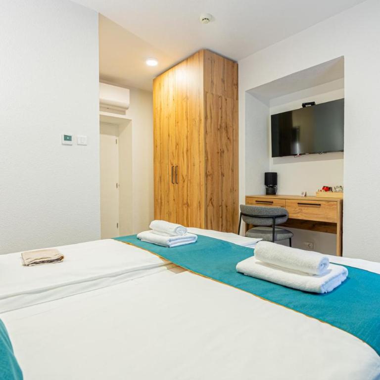 Boutique Hotel Una - Deluks Dvokrevetna Soba sa Bračnim Krevetom/Zasebnim Krevetima - 1