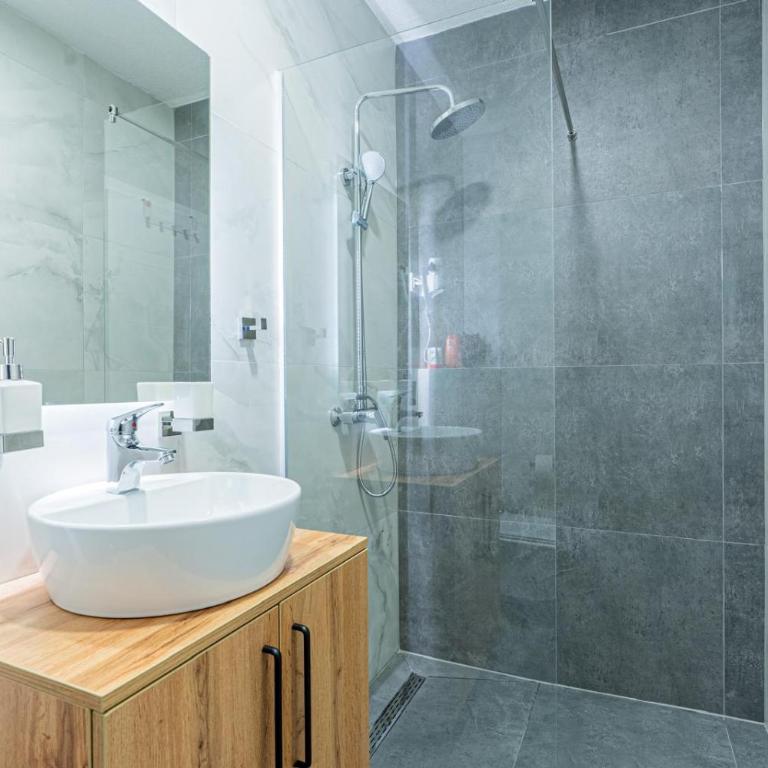 Boutique Hotel Una - Deluks Dvokrevetna Soba sa Bračnim Krevetom/Zasebnim Krevetima - 8