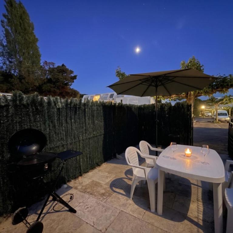 Idéal 5 Pers Terrasse, Parking, Plage - Appartement 1 Chambre - 5